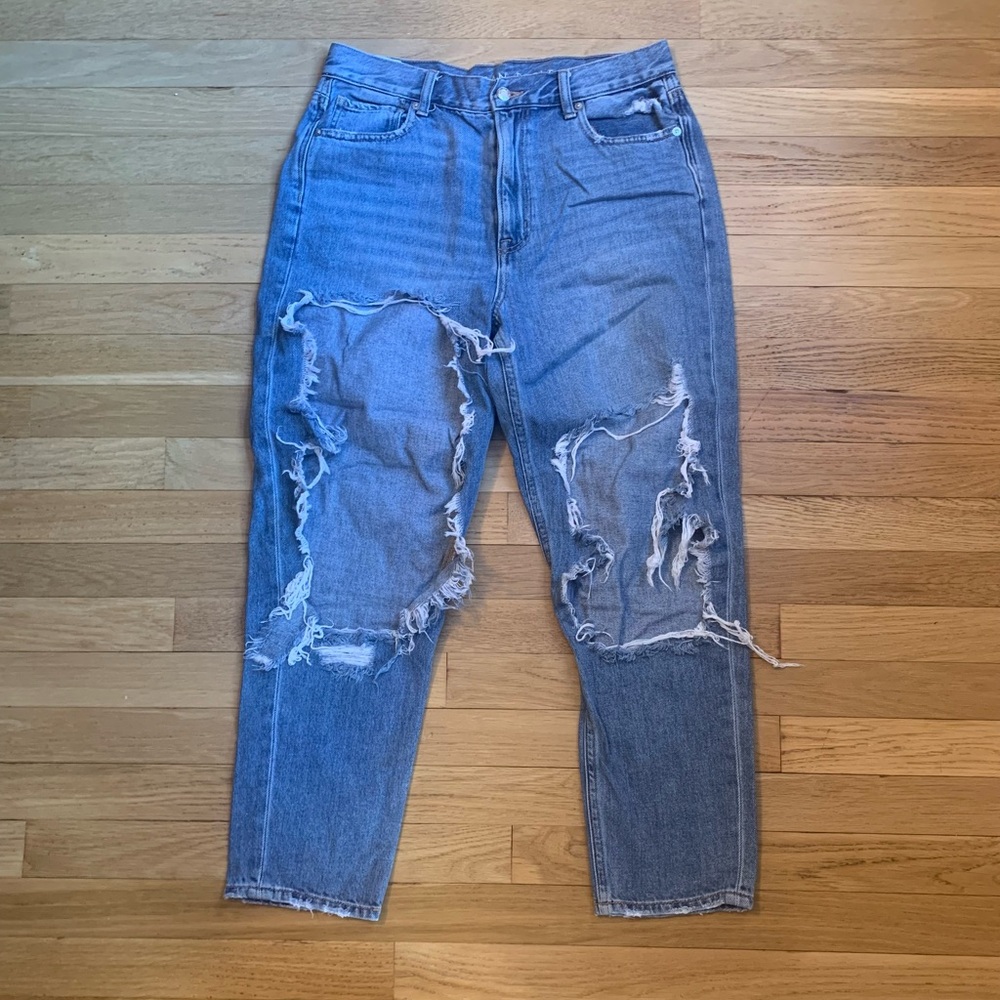 American Eagle Super Distressed Mom Jean
